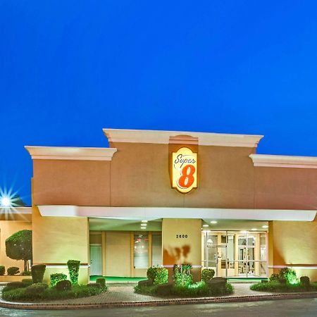 ซูเปอร์ 8 บาย วินด์แฮม นอร์แมน Hotel ภายนอก รูปภาพ