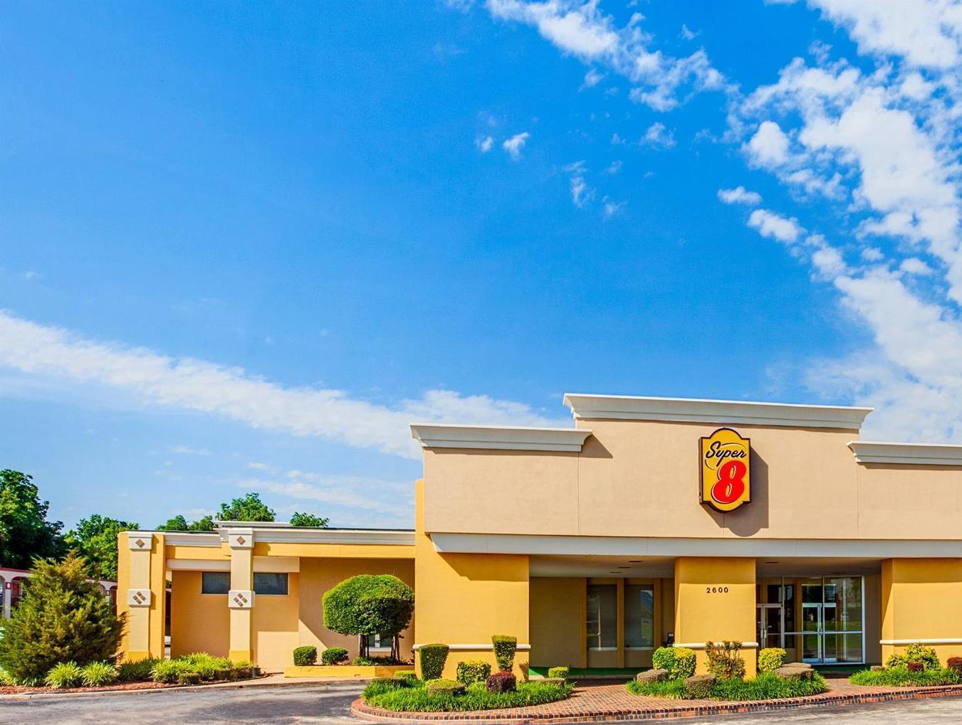 ซูเปอร์ 8 บาย วินด์แฮม นอร์แมน Hotel ภายนอก รูปภาพ