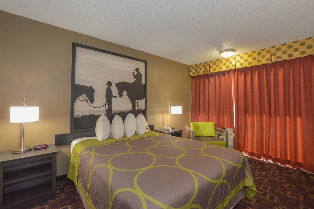 ซูเปอร์ 8 บาย วินด์แฮม นอร์แมน Hotel ภายนอก รูปภาพ