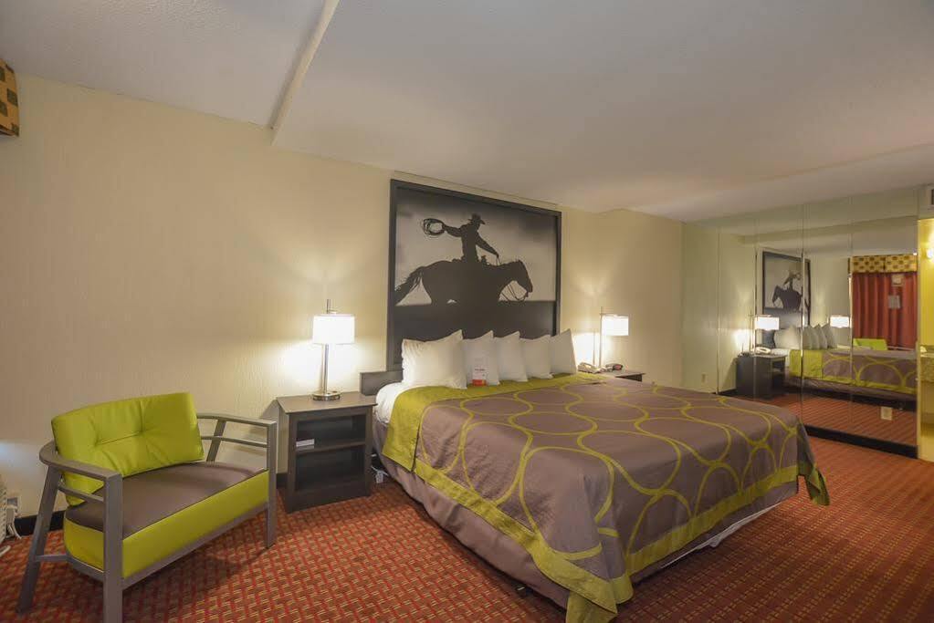 ซูเปอร์ 8 บาย วินด์แฮม นอร์แมน Hotel ภายนอก รูปภาพ